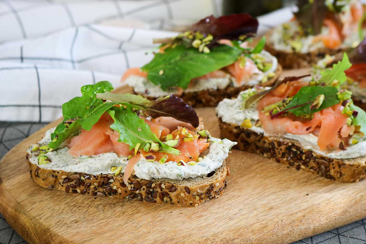 Smoked salmon bruschetta recipe