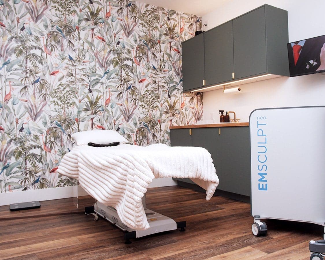 Body Sculpting in Miami: CoolSculpting, Emsculpt, and What Actually Works in 2026