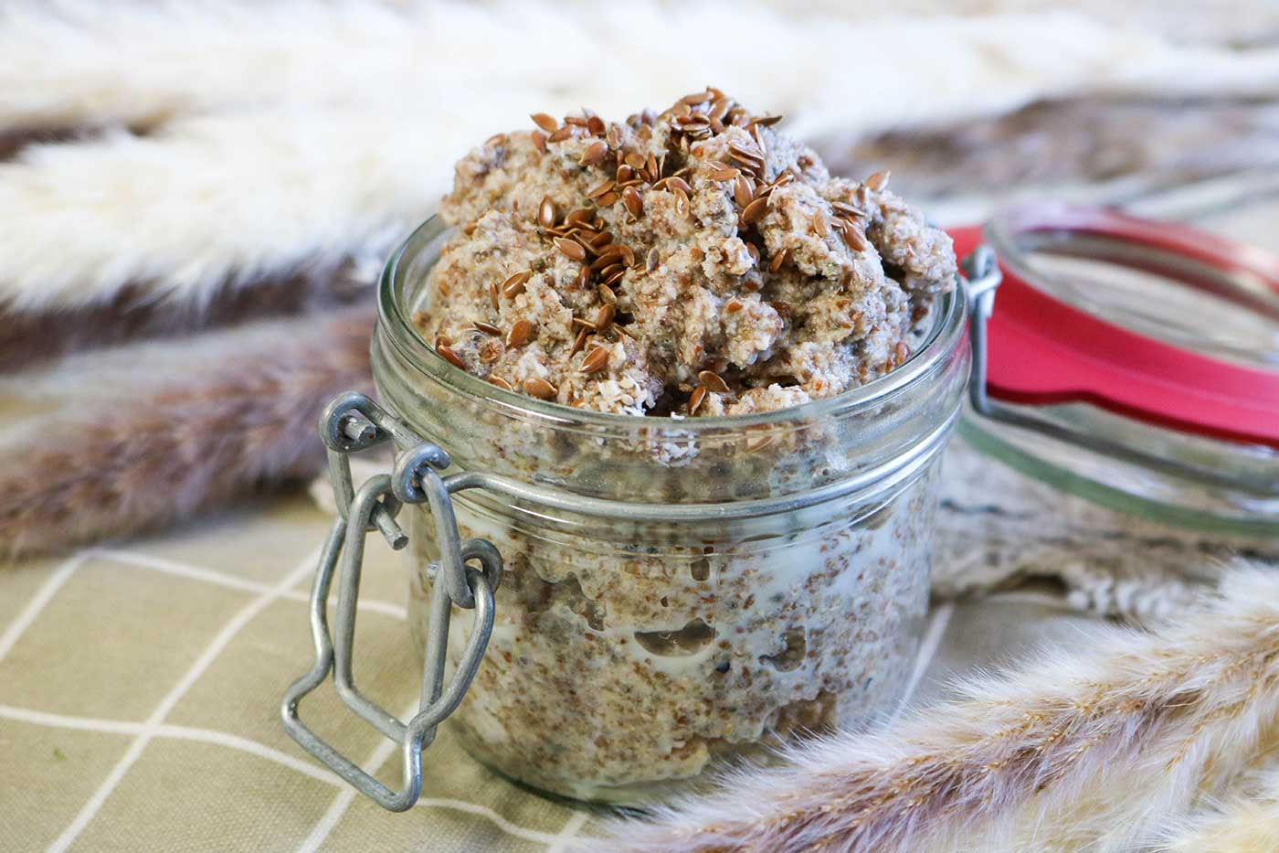 East and Quick Keto Oatmeal Recipe [with Chia Seeds] - Dish Miami